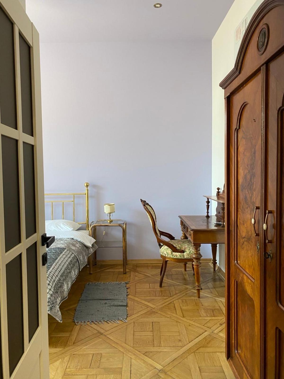 3 Bedrooms Apartment On Nasypna 3 Львов Экстерьер фото